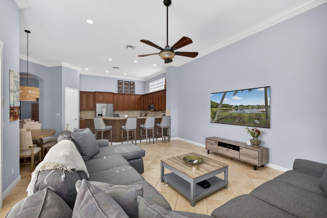 For Sale: $2,899,000 (5 beds, 5 baths, 4085 Square Feet)