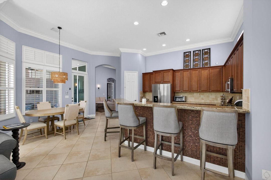 For Sale: $2,899,000 (5 beds, 5 baths, 4085 Square Feet)