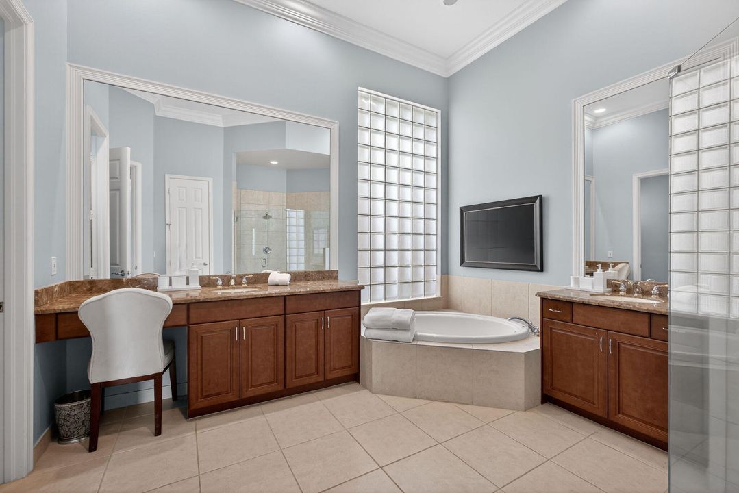 For Sale: $2,899,000 (5 beds, 5 baths, 4085 Square Feet)