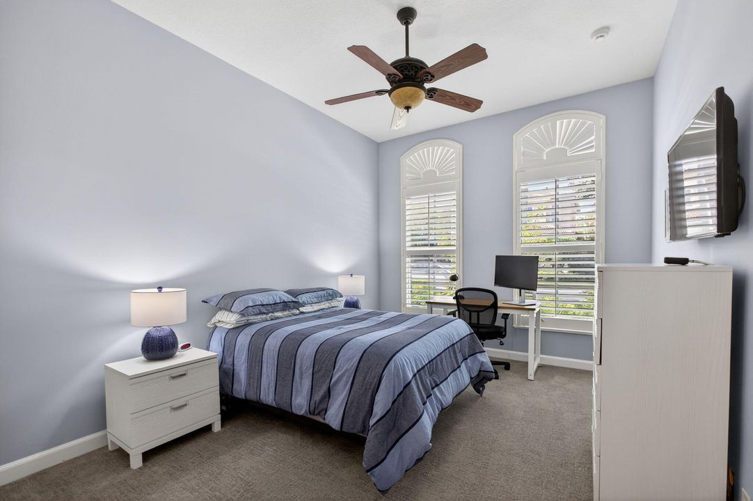 For Sale: $2,899,000 (5 beds, 5 baths, 4085 Square Feet)