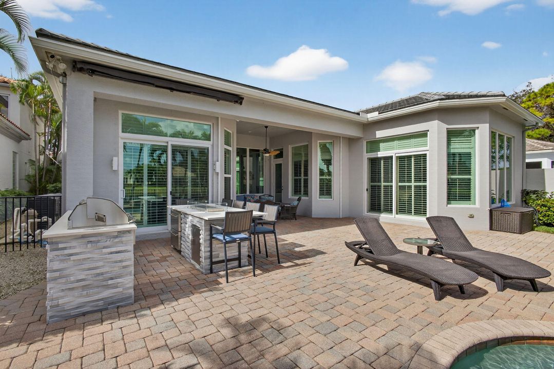 For Sale: $2,899,000 (5 beds, 5 baths, 4085 Square Feet)