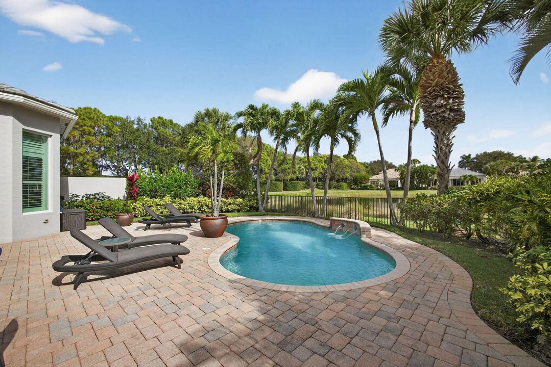 For Sale: $2,899,000 (5 beds, 5 baths, 4085 Square Feet)