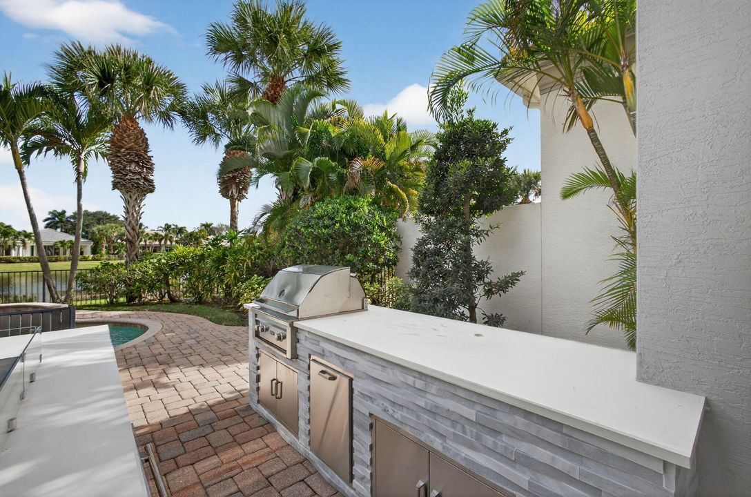 For Sale: $2,899,000 (5 beds, 5 baths, 4085 Square Feet)