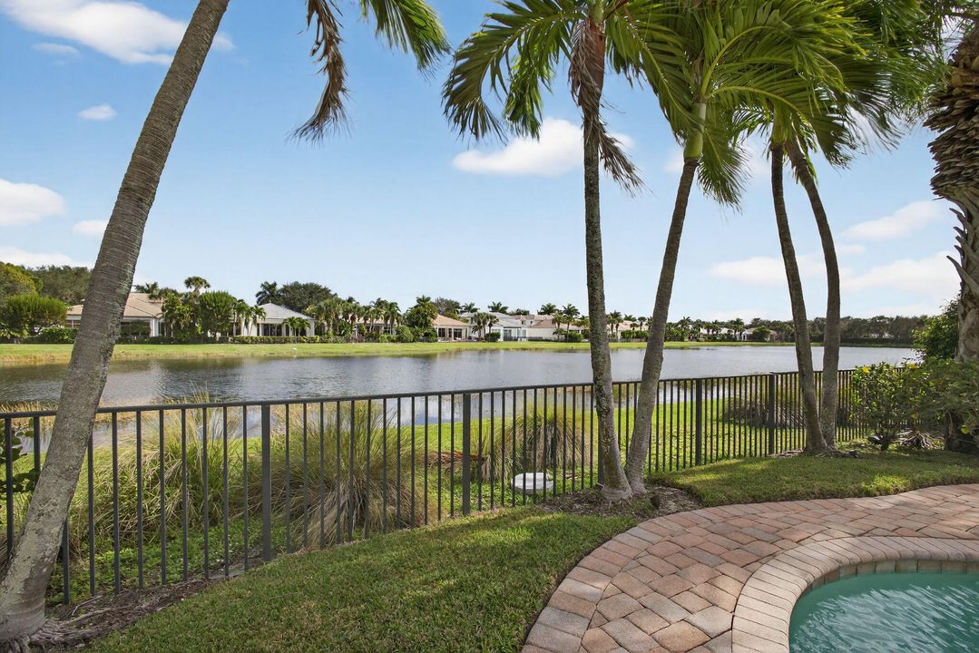 For Sale: $2,899,000 (5 beds, 5 baths, 4085 Square Feet)