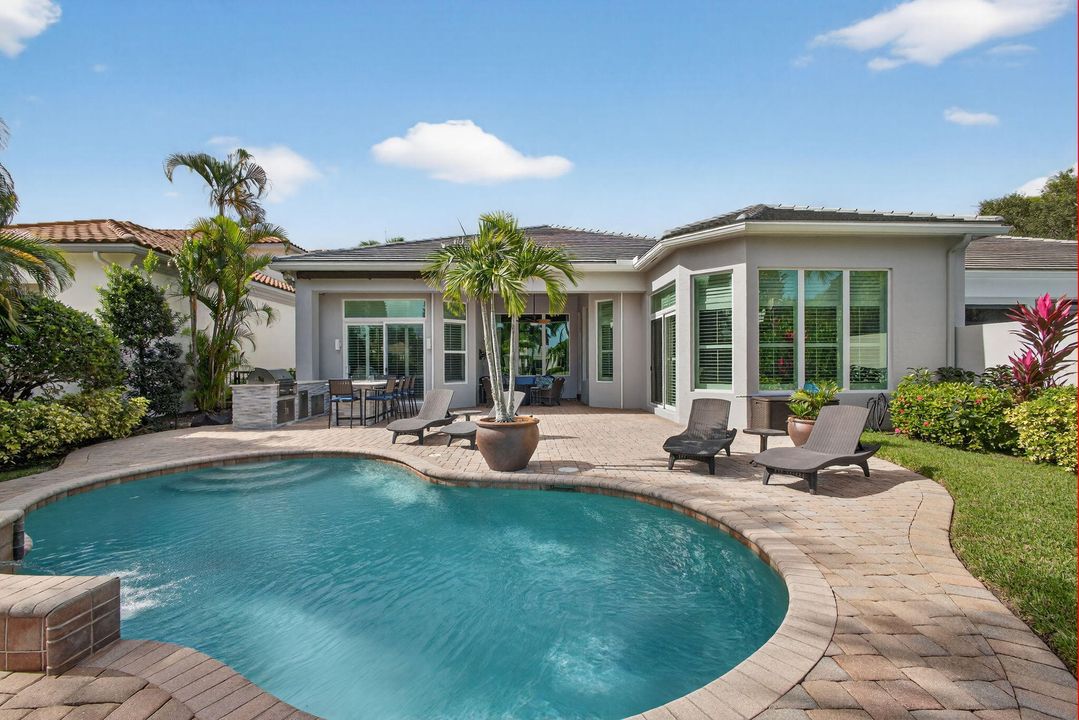 For Sale: $2,899,000 (5 beds, 5 baths, 4085 Square Feet)