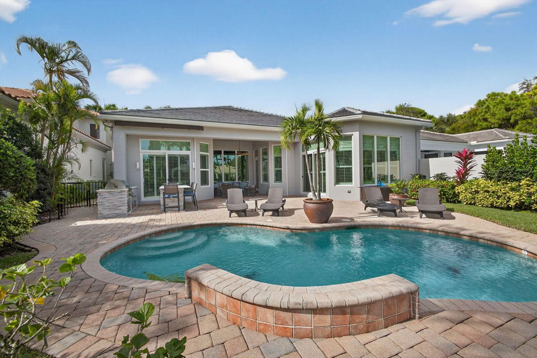 For Sale: $2,899,000 (5 beds, 5 baths, 4085 Square Feet)