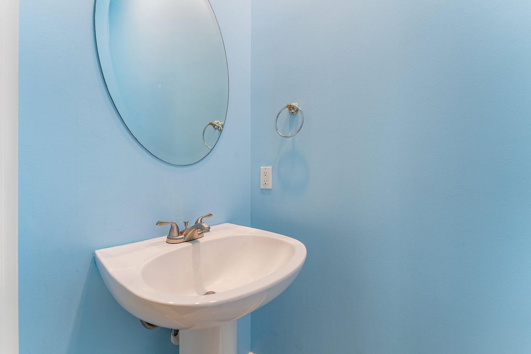 En Venta: $900,000 (3 camas, 2 baños, 2008 Pies cuadrados)