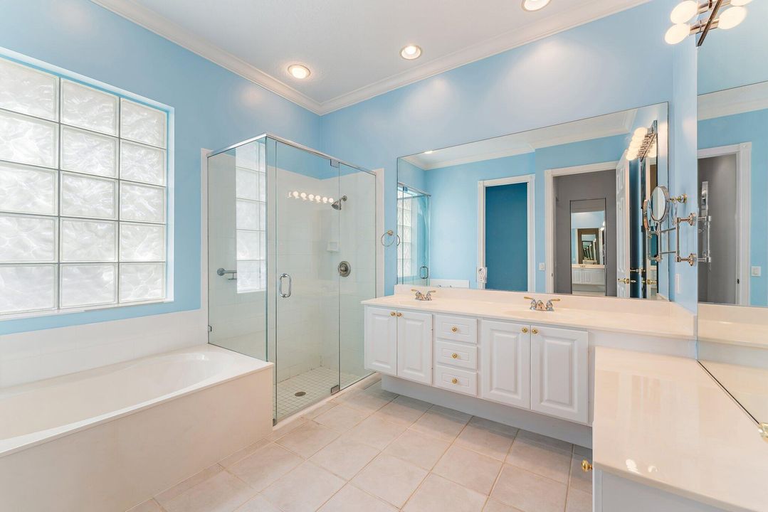 En Venta: $900,000 (3 camas, 2 baños, 2008 Pies cuadrados)