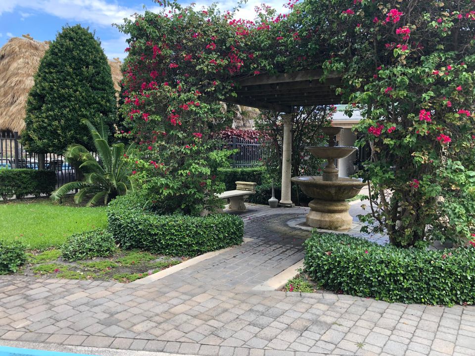 出租: $2,200 (2 贝兹, 2 浴室, 1110 平方英尺)