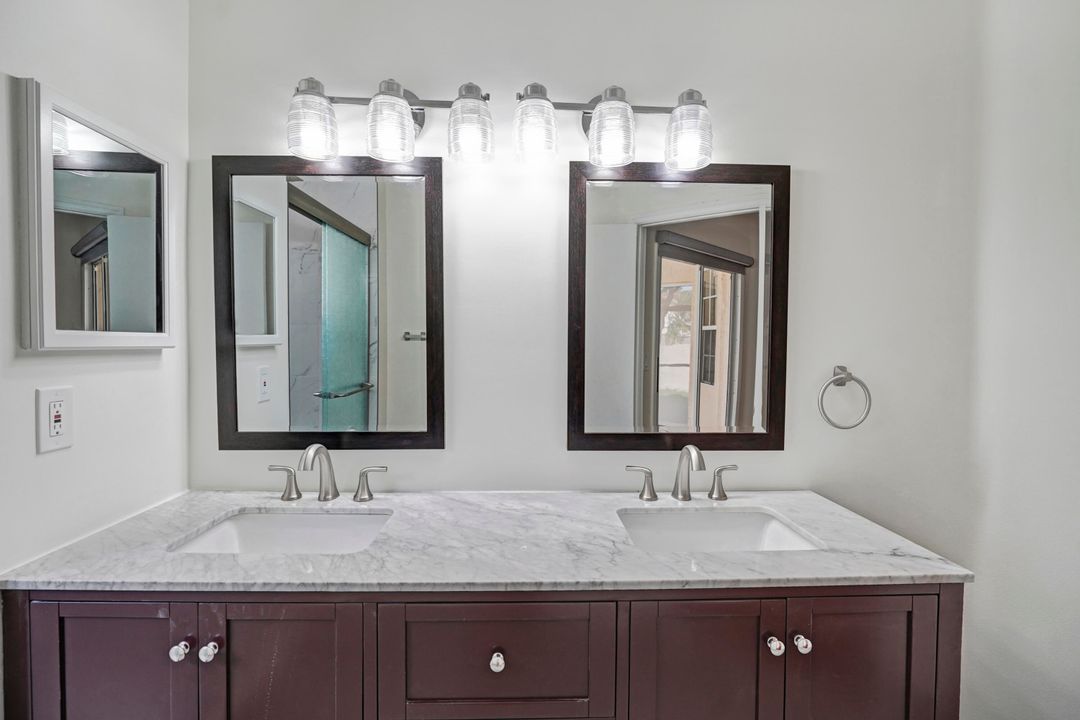 For Rent: $2,800 (2 beds, 2 baths, 1090 Square Feet)