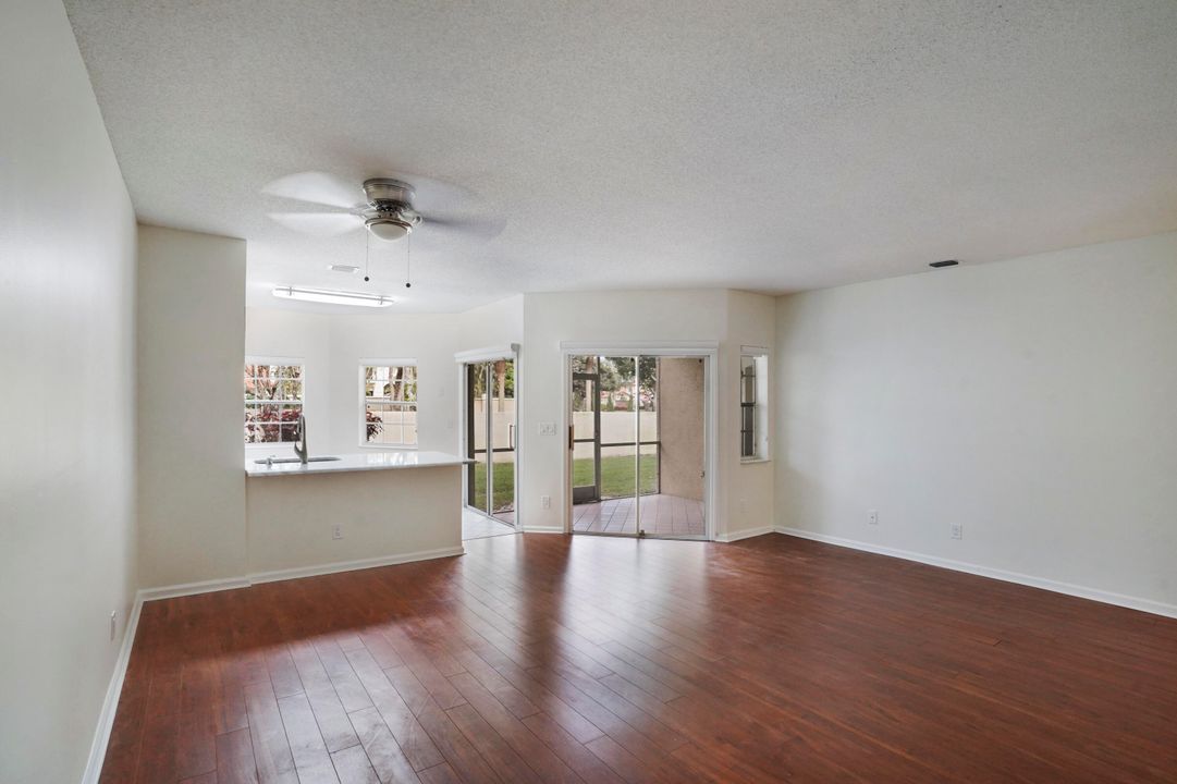 For Rent: $2,800 (2 beds, 2 baths, 1090 Square Feet)