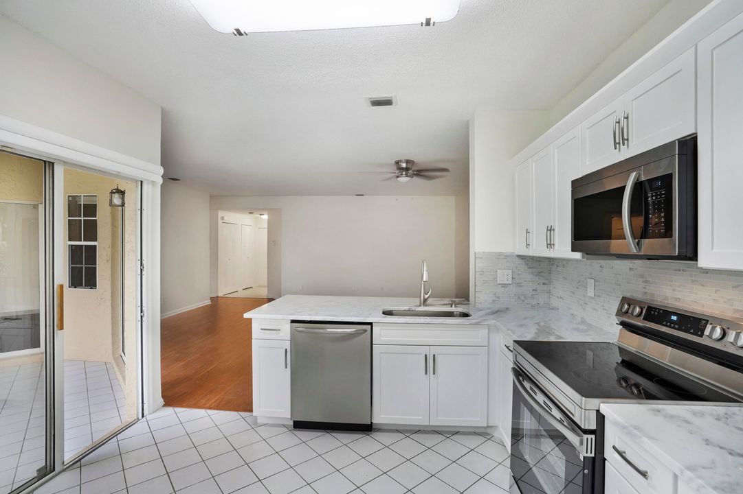 For Rent: $2,800 (2 beds, 2 baths, 1090 Square Feet)
