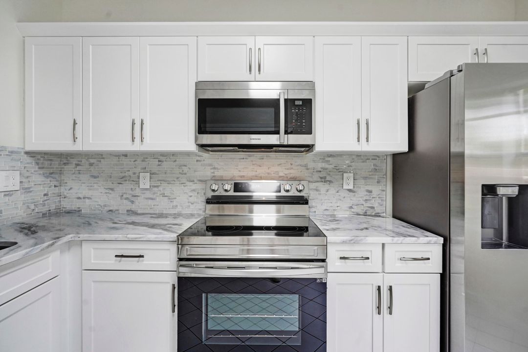 For Rent: $2,800 (2 beds, 2 baths, 1090 Square Feet)