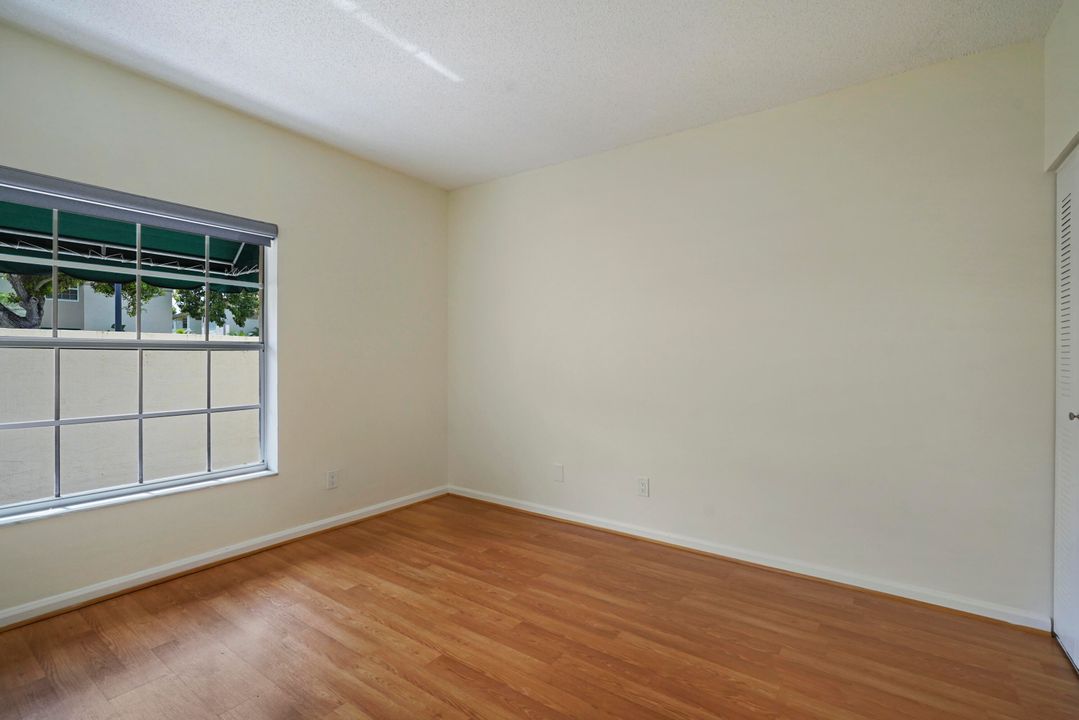 For Rent: $2,800 (2 beds, 2 baths, 1090 Square Feet)