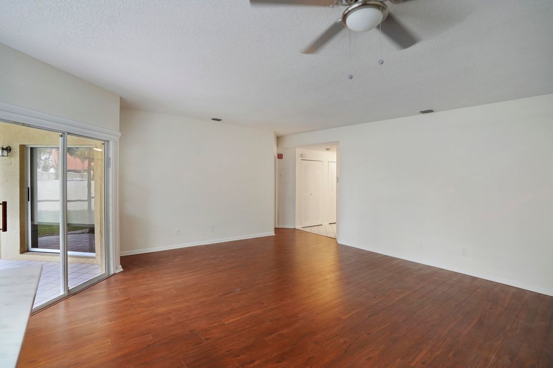 For Rent: $2,800 (2 beds, 2 baths, 1090 Square Feet)