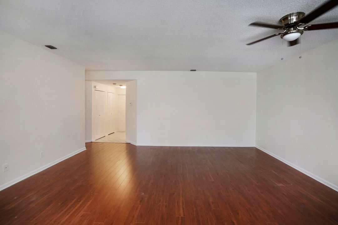 For Rent: $2,800 (2 beds, 2 baths, 1090 Square Feet)