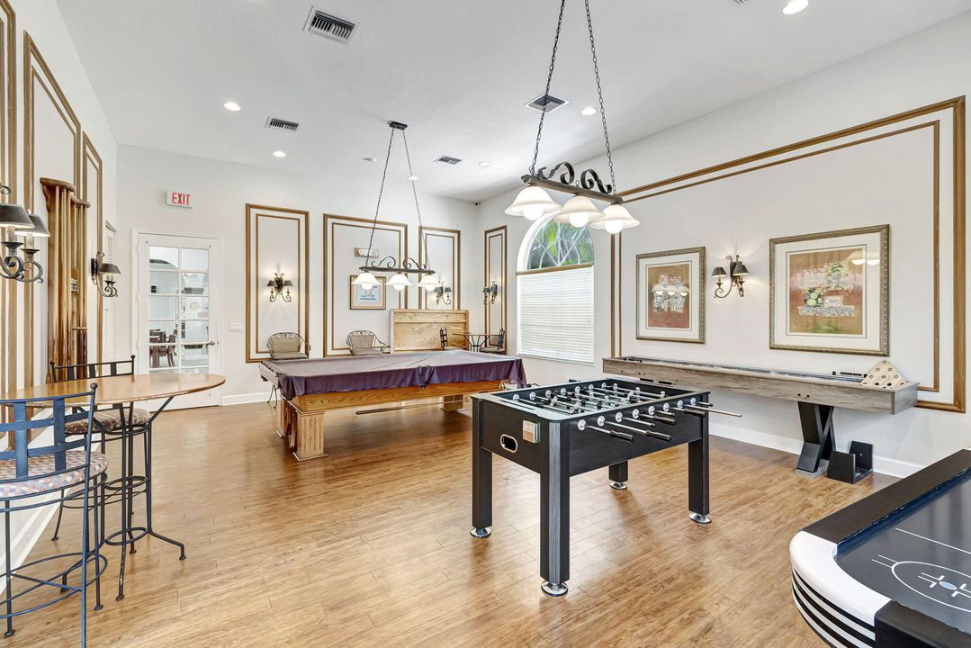 На продажу: $574,900 (2 спален, 2 ванн, 2217 Квадратных фут)