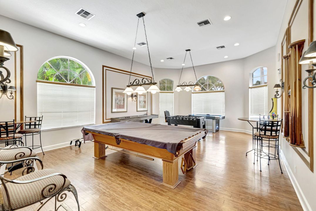 На продажу: $574,900 (2 спален, 2 ванн, 2217 Квадратных фут)