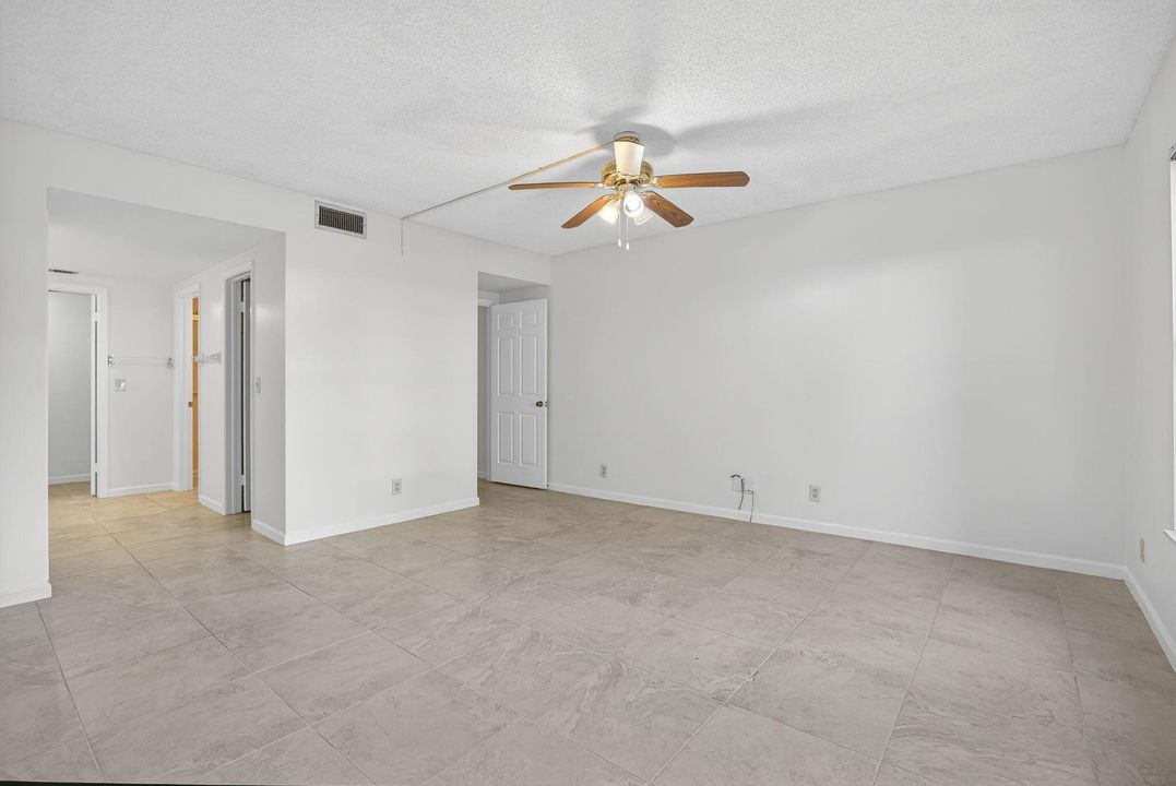 出租: $2,800 (2 贝兹, 2 浴室, 1520 平方英尺)