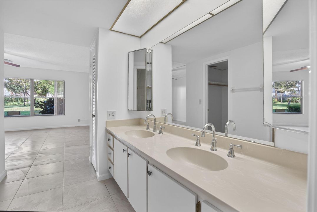 出租: $2,800 (2 贝兹, 2 浴室, 1520 平方英尺)