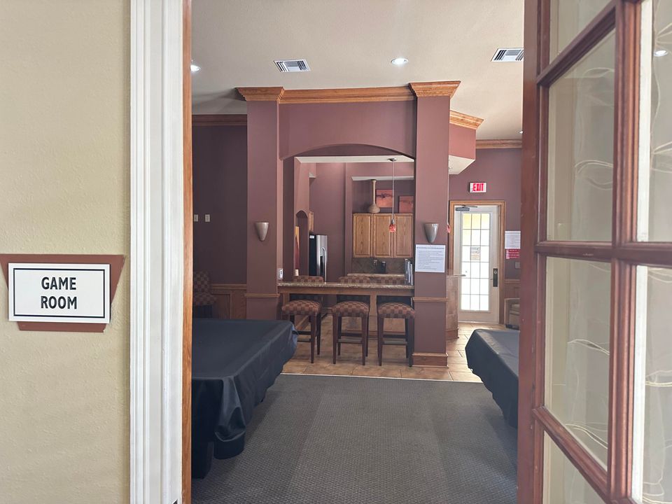 For Sale: $279,500 (2 beds, 2 baths, 1058 Square Feet)