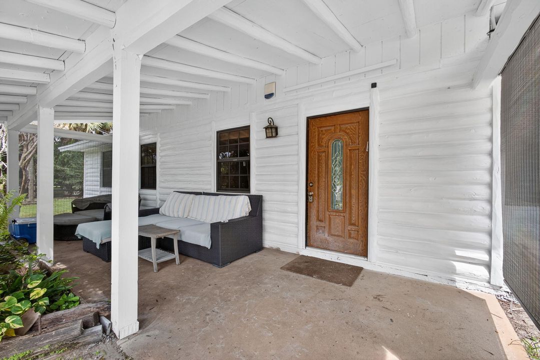 For Rent: $10,000 (4 beds, 2 baths, 1560 Square Feet)