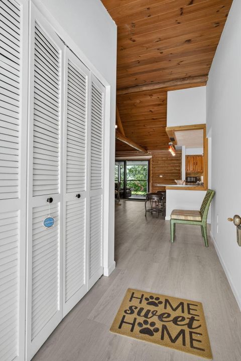 For Rent: $10,000 (4 beds, 2 baths, 1560 Square Feet)