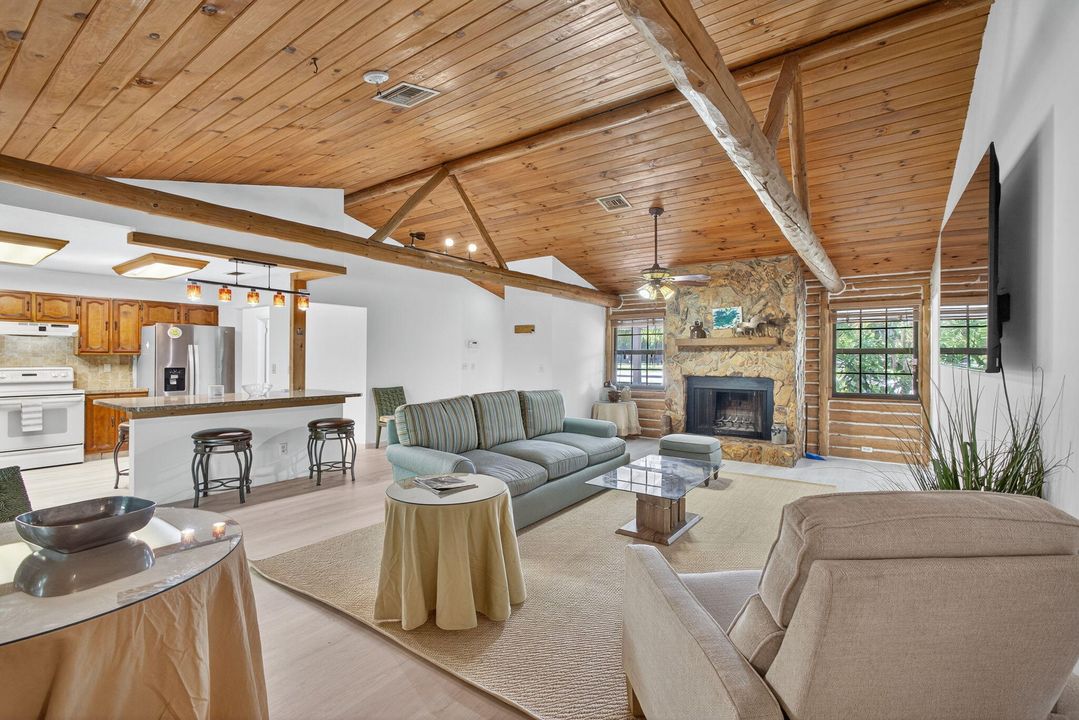 For Rent: $10,000 (4 beds, 2 baths, 1560 Square Feet)