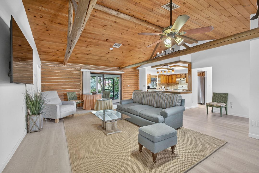 For Rent: $10,000 (4 beds, 2 baths, 1560 Square Feet)