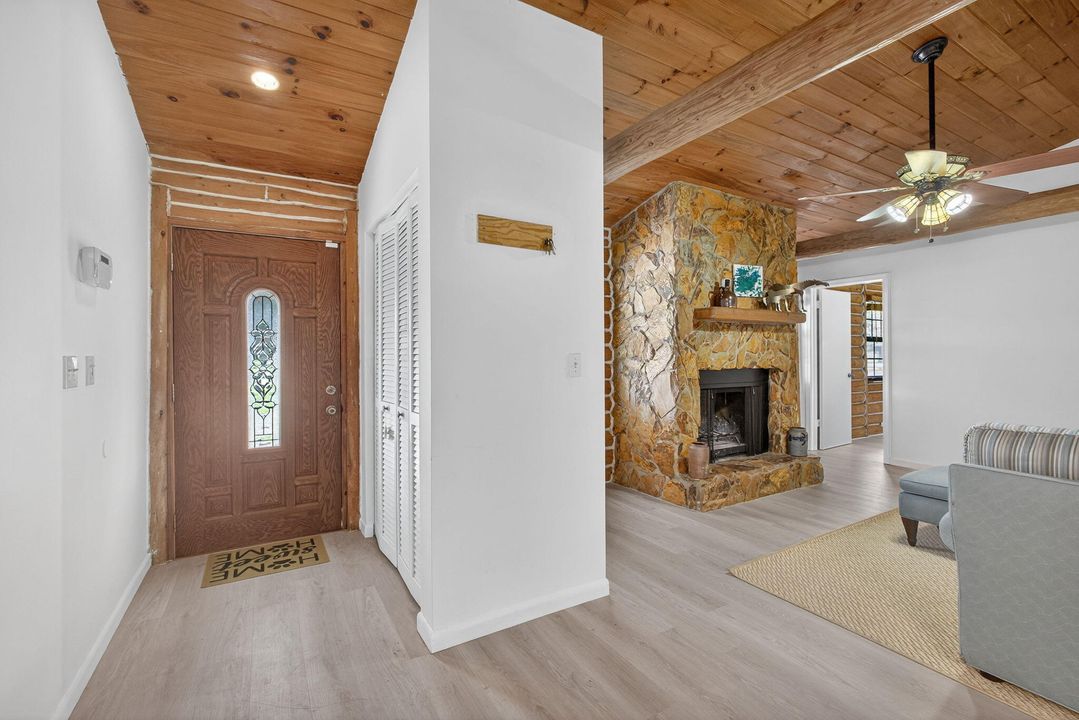 For Rent: $10,000 (4 beds, 2 baths, 1560 Square Feet)