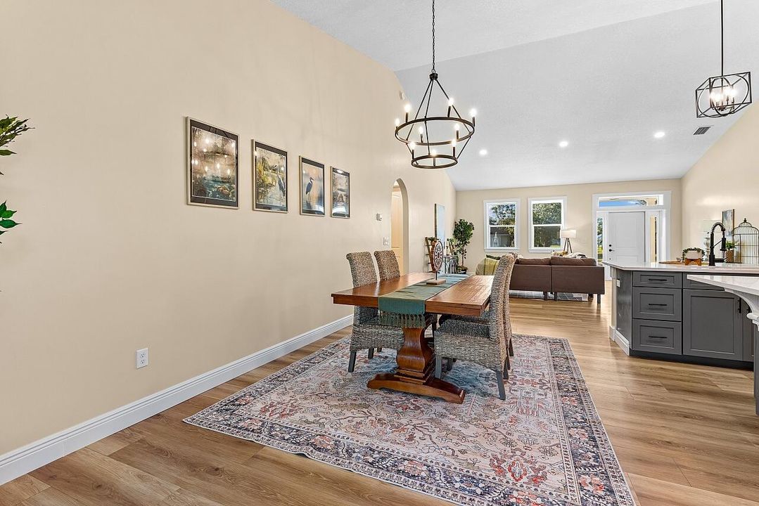 待售: $599,000 (3 贝兹, 2 浴室, 2400 平方英尺)