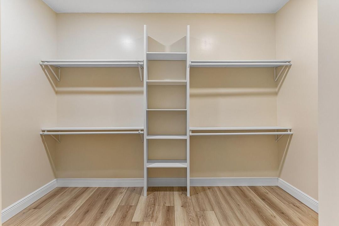 待售: $599,000 (3 贝兹, 2 浴室, 2400 平方英尺)