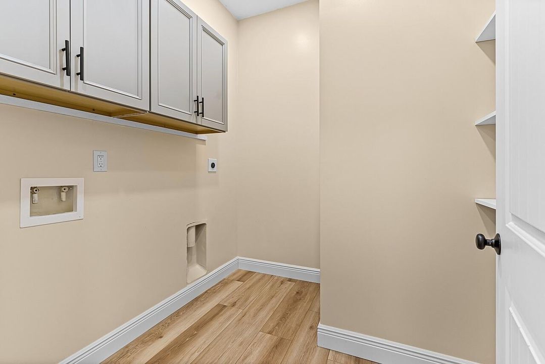 待售: $599,000 (3 贝兹, 2 浴室, 2400 平方英尺)