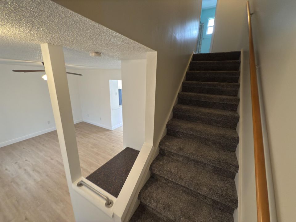 出租: $2,150 (2 贝兹, 1 浴室, 960 平方英尺)