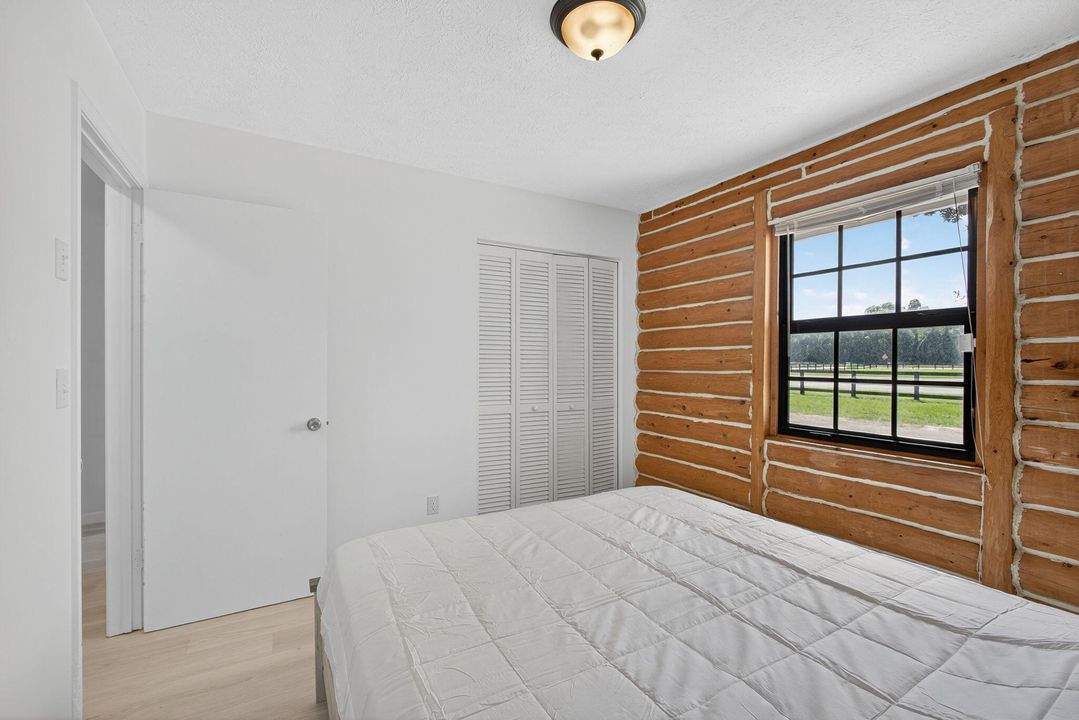 For Rent: $10,000 (4 beds, 2 baths, 1560 Square Feet)