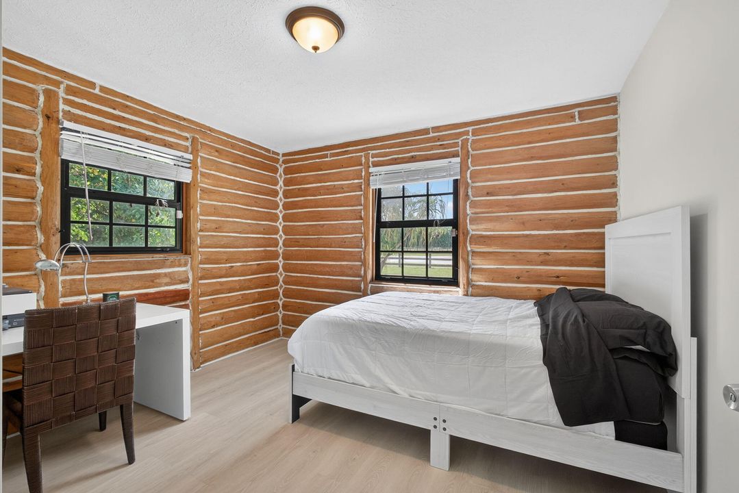 For Rent: $10,000 (4 beds, 2 baths, 1560 Square Feet)