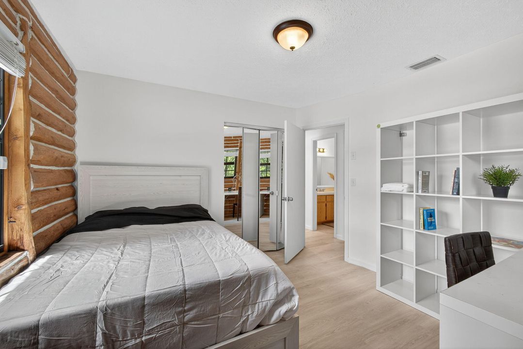 For Rent: $10,000 (4 beds, 2 baths, 1560 Square Feet)