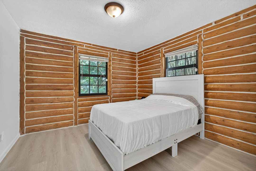 For Rent: $10,000 (4 beds, 2 baths, 1560 Square Feet)