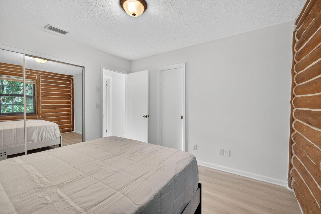 For Rent: $10,000 (4 beds, 2 baths, 1560 Square Feet)