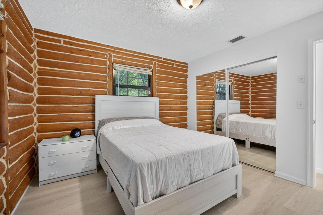 For Rent: $10,000 (4 beds, 2 baths, 1560 Square Feet)