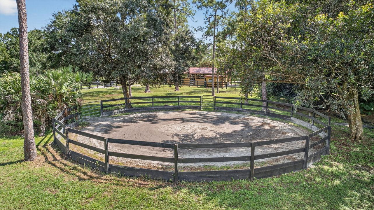 For Rent: $10,000 (4 beds, 2 baths, 1560 Square Feet)