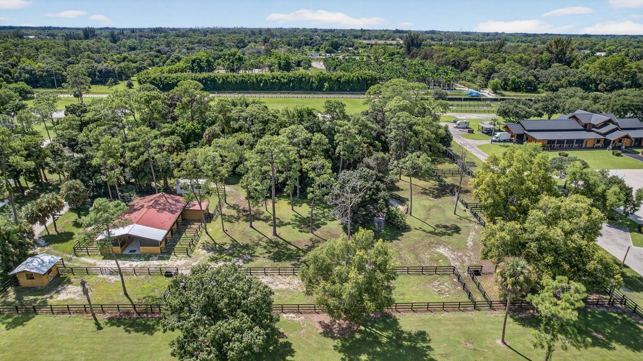 For Rent: $10,000 (4 beds, 2 baths, 1560 Square Feet)