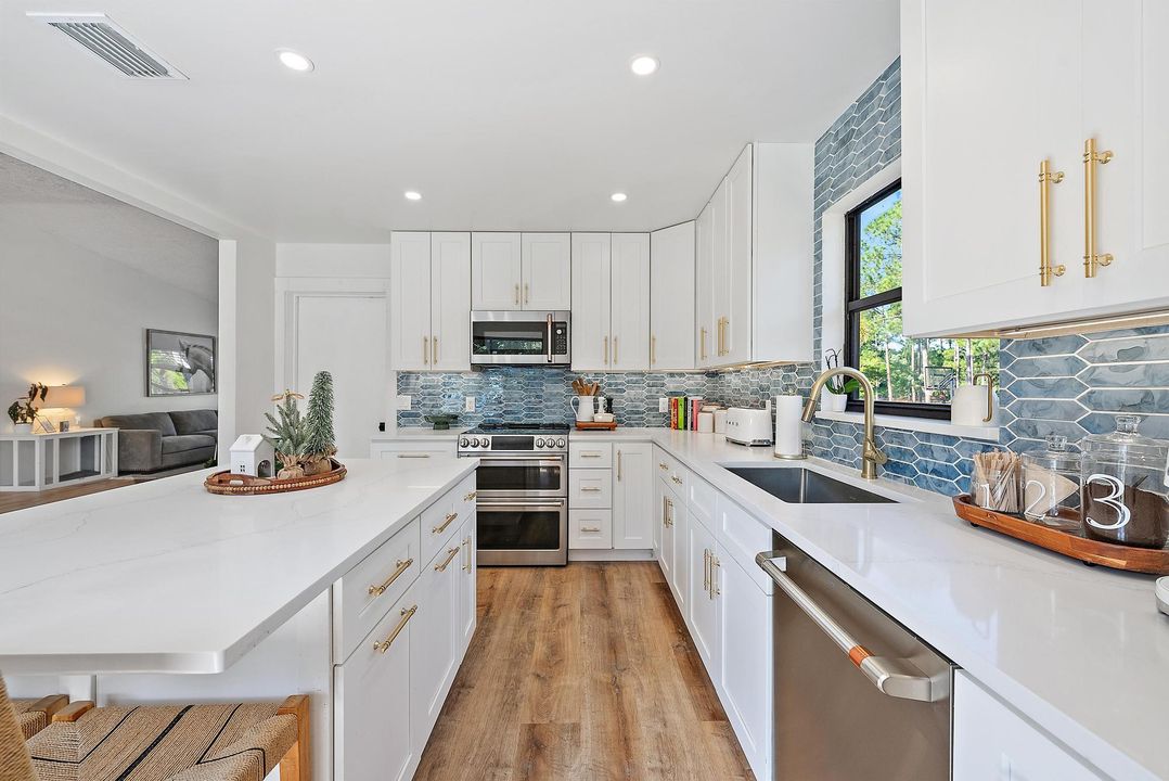 For Sale: $649,000 (3 beds, 2 baths, 1404 Square Feet)