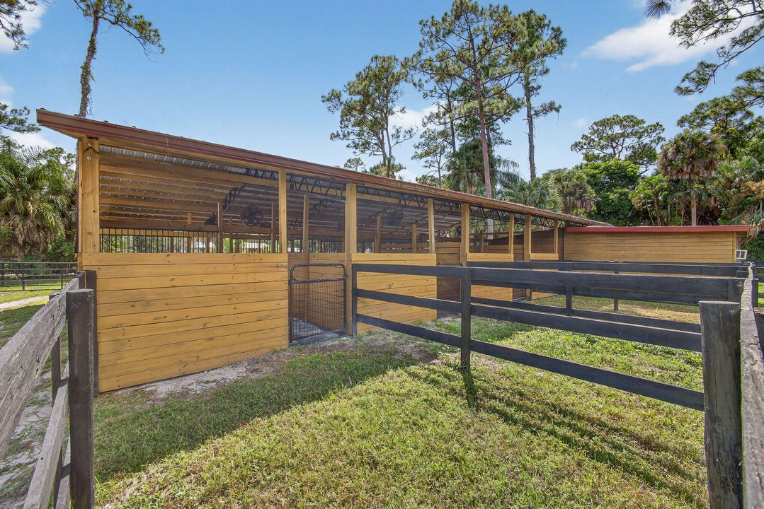 For Rent: $10,000 (4 beds, 2 baths, 1560 Square Feet)