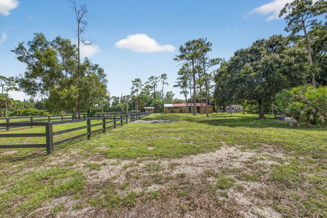 For Rent: $10,000 (4 beds, 2 baths, 1560 Square Feet)