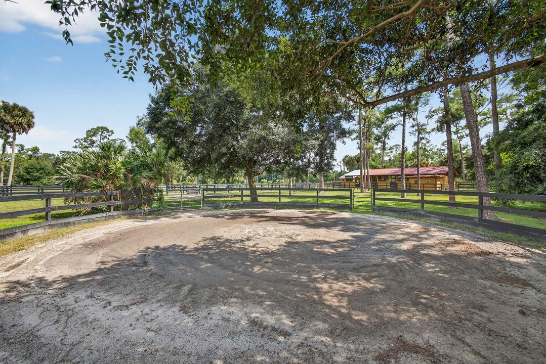 For Rent: $10,000 (4 beds, 2 baths, 1560 Square Feet)