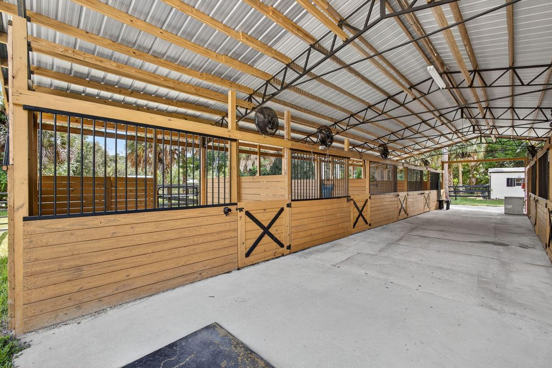 For Rent: $10,000 (4 beds, 2 baths, 1560 Square Feet)