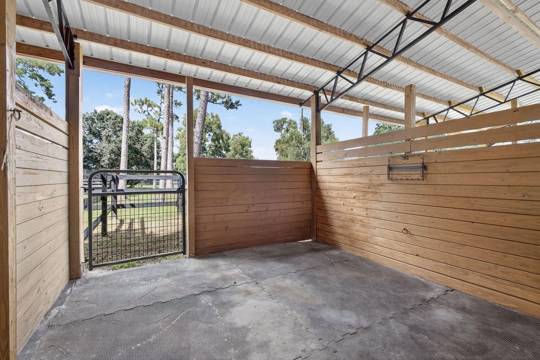 For Rent: $10,000 (4 beds, 2 baths, 1560 Square Feet)