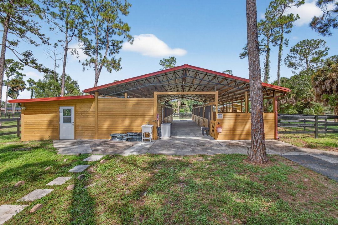 For Rent: $10,000 (4 beds, 2 baths, 1560 Square Feet)