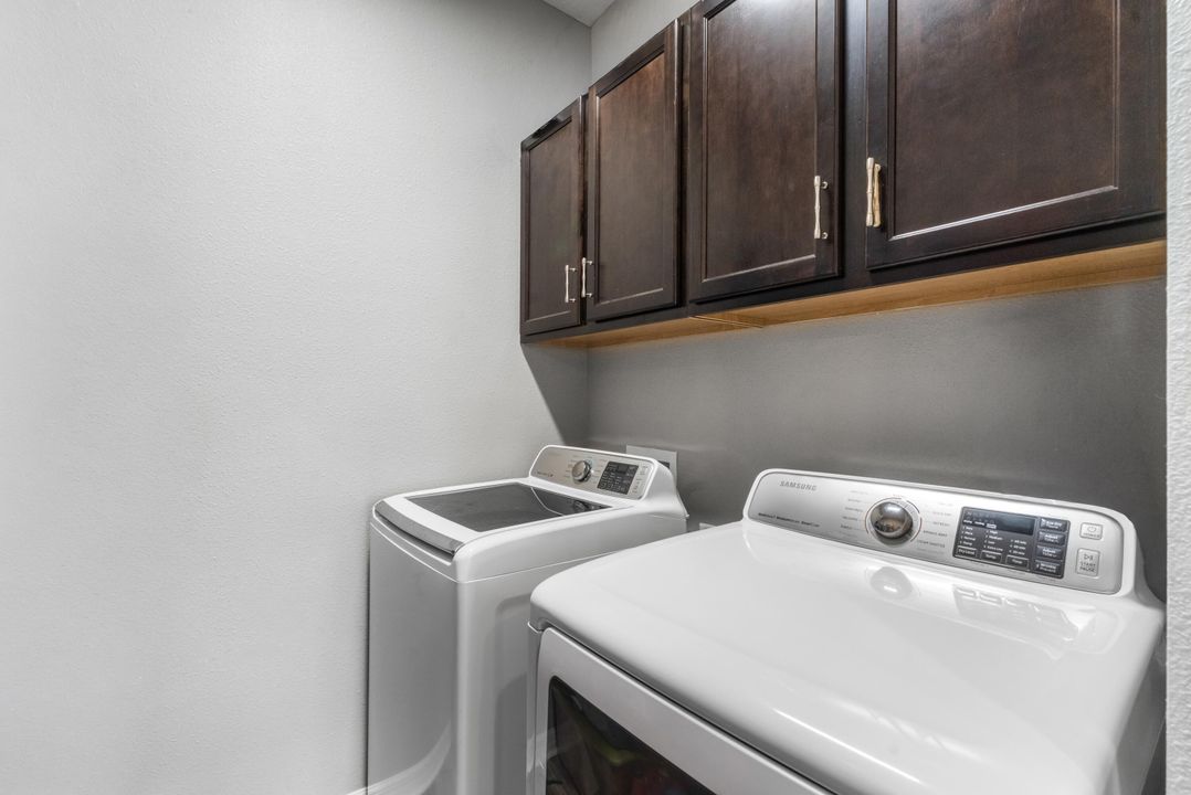 待售: $409,000 (4 贝兹, 2 浴室, 1663 平方英尺)